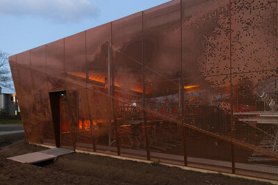 Fahrradparkhaus - Natur (Fassade Bahnhof)