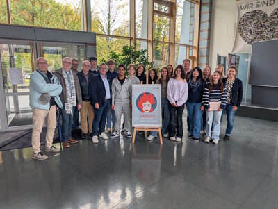 Frauen im geteilten Deutschland - Stadt Bedburg und das Silverberg-Gymnasium präsentieren Fotoausstellung zur DDR
