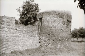 Kaster Stadtmauer
