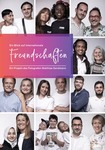 Plakat - Ausstellung „Internationale Freundschaften“ zeigt gesellschaftlichen Zusammenhalt in Bedburg