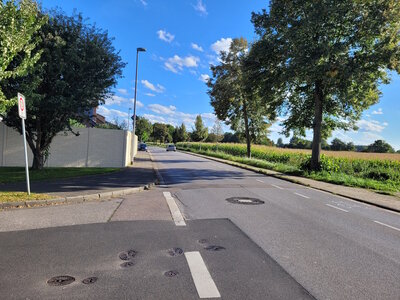 Vollsperrung eines Teilstücks des Sankt-Ursula-Wegs - Ecke Eifelstraße