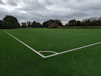 Großspielfeld - Kunstrasenplätze in der Josef-Balduin-Arena in Bedburg erneuert